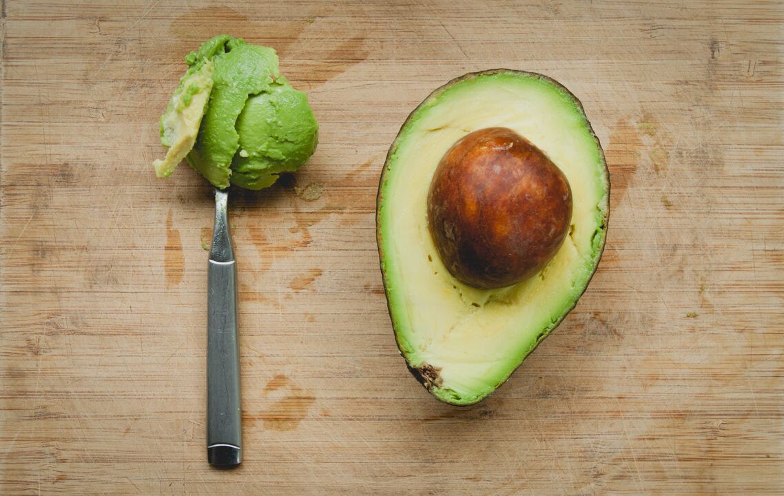 Avocados are included in the menu of the keto diet due to their high content of vegetable fats and protein. 